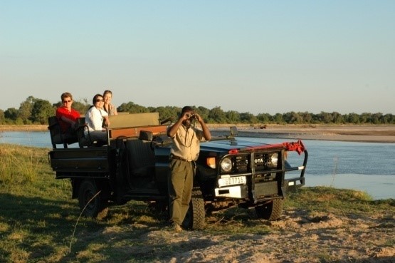  Game drive in luangwa